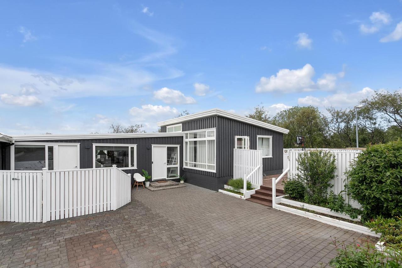 Garthabaer House - Villa With Garden And Hot Tub, 2 Min From Reykjavik מראה חיצוני תמונה